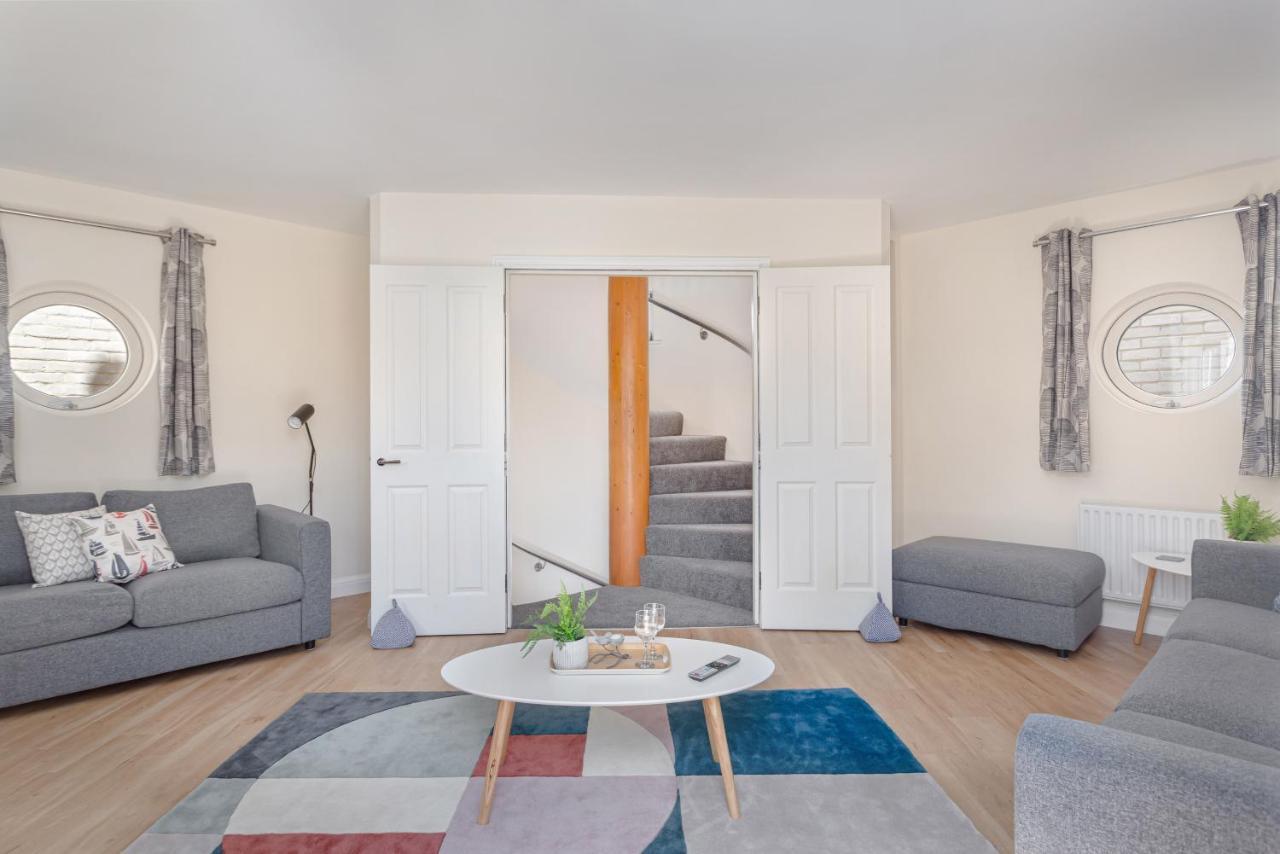2 Bedroom City Centre Townhouse - With Parking CBG Εξωτερικό φωτογραφία
